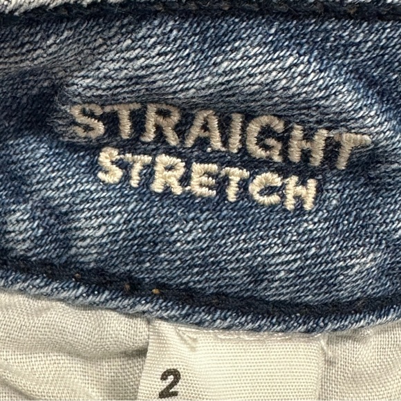 American Eagle distressed jeans, size 2 extra long, straight stretch - Picture 5 of 9